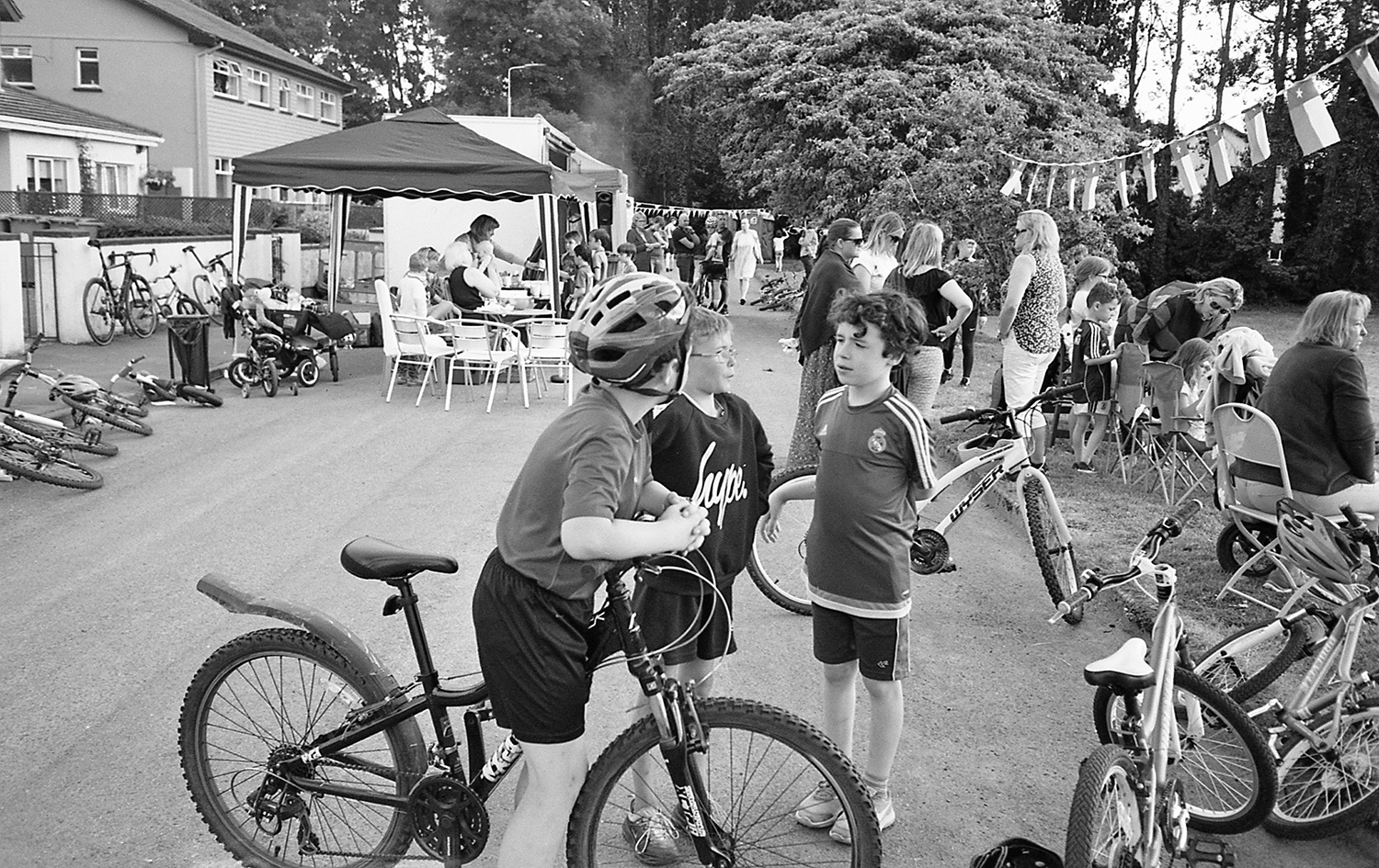 Galway Bay Cycling club, highfield park crit, film photography, donal kelly